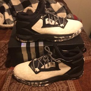 Adidas D Lillard 2’s white camo